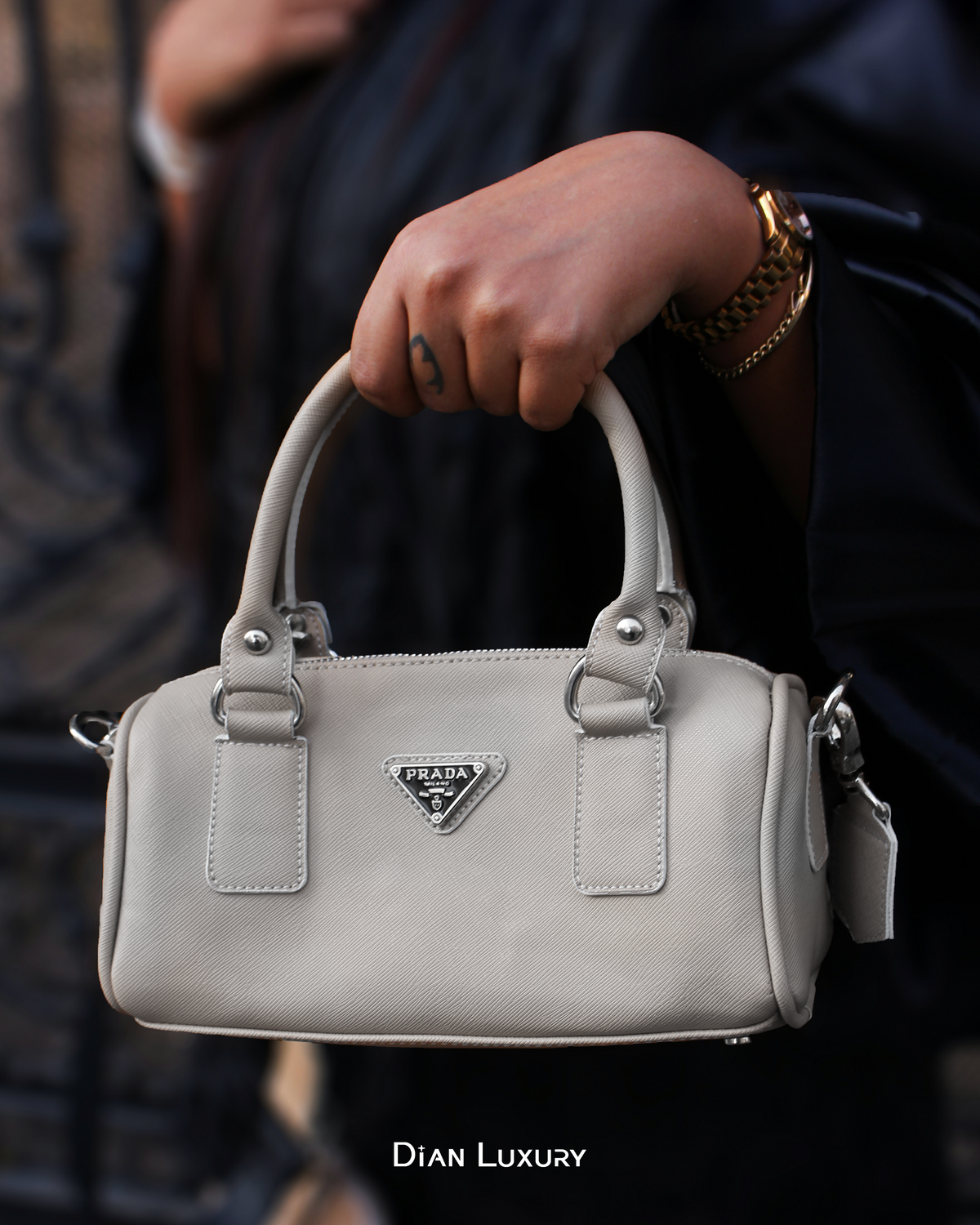 淺色精品包怎麼洗都洗不乾淨？可能不是髒，而是掉色了｜Why Won’t Your Light-Colored Bag Come Clean?