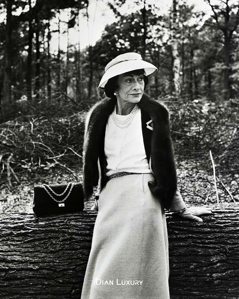 CHANEL 2.55 的故事：第一款經典肩背包，藏著Coco Chanel對自由的想像｜The Story Behind the CHANEL 2.55