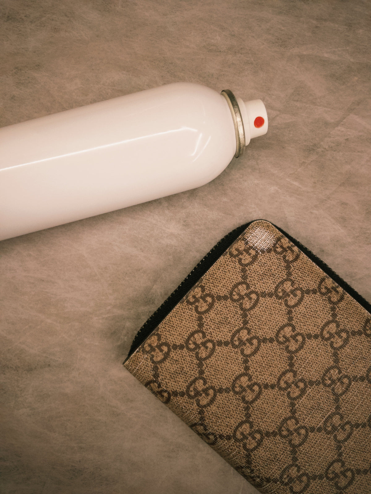 gucci老花可以鍍膜嗎？用錯鍍膜液可能造成脫色、發白與龜裂｜Can gucci Monogram Canvas Be Coated?